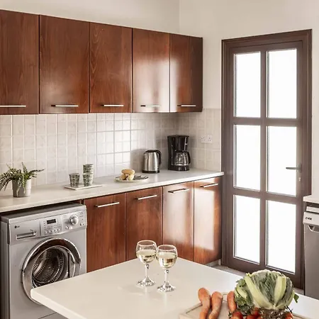 Michael Coral Βίλα Πέγεια