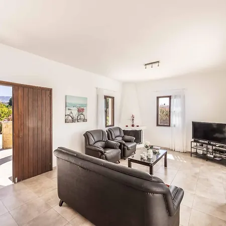 Michael Coral Πέγεια