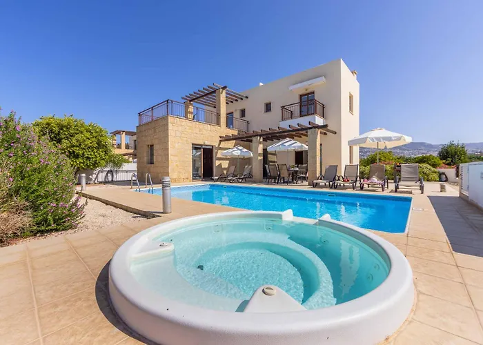 Michael Coral Vila *